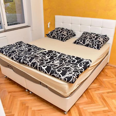 Goldi Apartman Banja Luka Extérieur photo